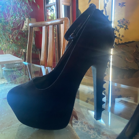 Speed Limit 98 Shoes - 6” STILLETO/PUMPS BLACK SPIKES